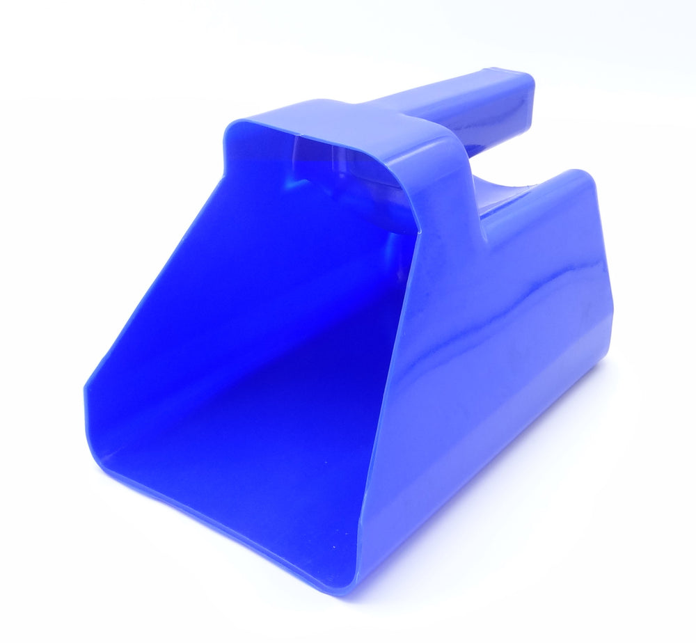 3 Quart Feed and Pet Food Scoop for Farm Animals and Pets